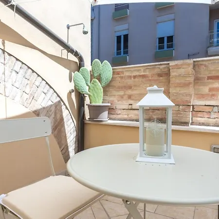 A Gem In The Apartman *